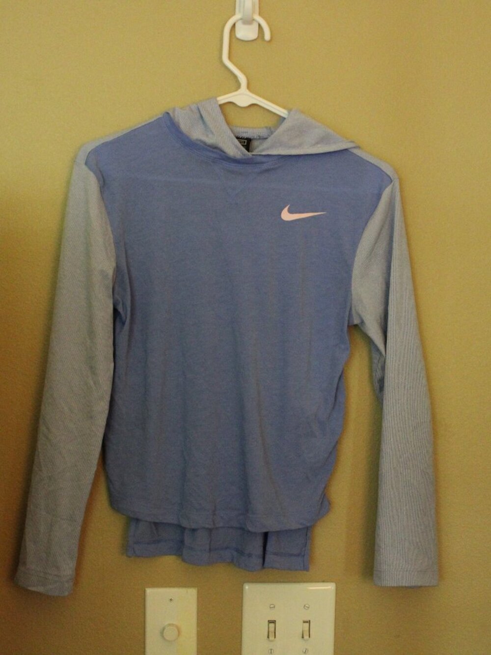 Nike Long Sleeve Hoodie Pullover
